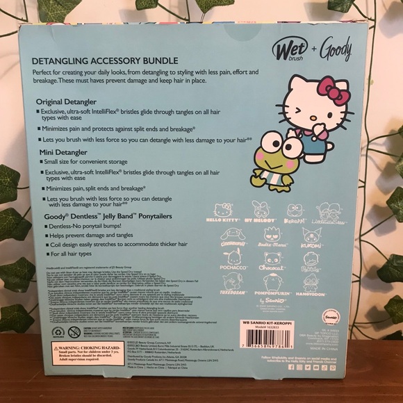 Hello Kitty & Friends Keroppi Limited Edition Detangling Brush Accessory Bundle - Picture 3 of 7